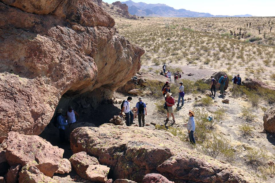 Students visiting a rockshelter site